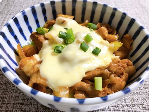 鶏肉のチーズタッカルビ丼